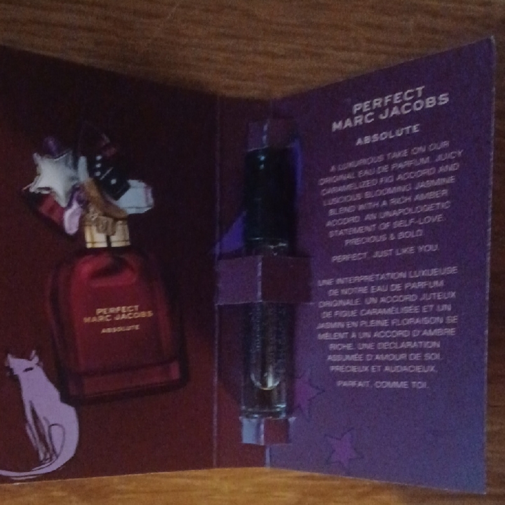 Marc Jacobs Perfect Absolute Fragrance Sample in Purple Packaging
